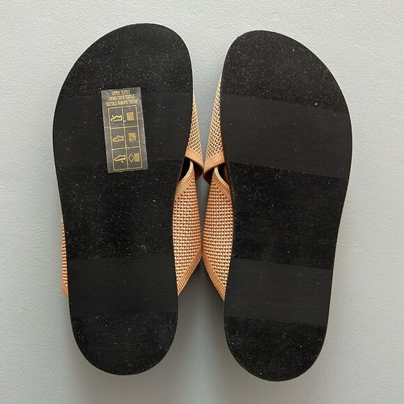 Everlane The ReKnit Form Crossover Sandal in Caramel  Size 6 - Picture 7 of 13